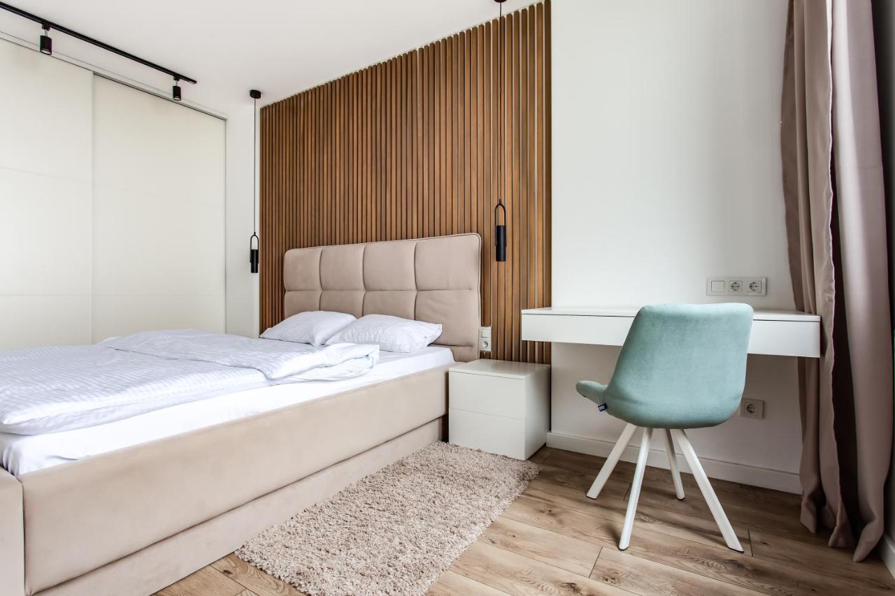 Vip Apartments Лвив Екстериор снимка