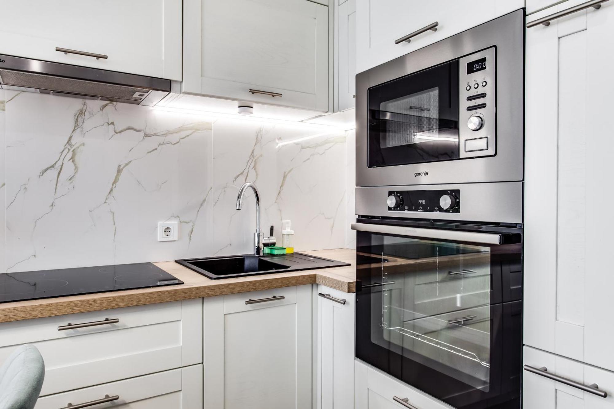 Vip Apartments Лвив Екстериор снимка
