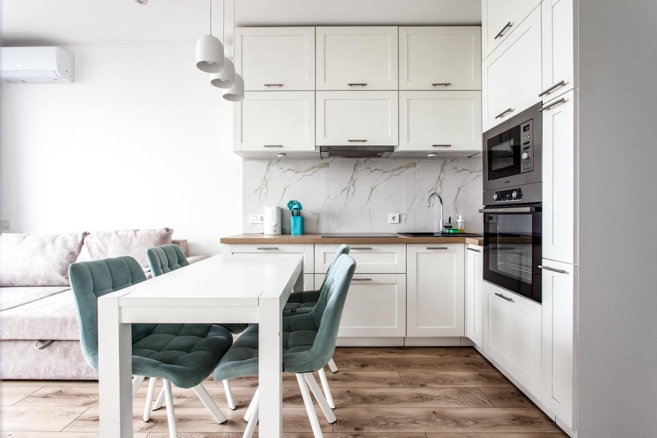 Vip Apartments Лвив Екстериор снимка