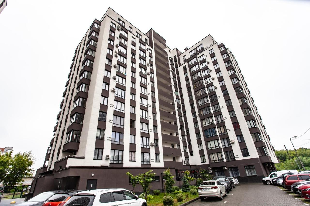 Vip Apartments Лвив Екстериор снимка