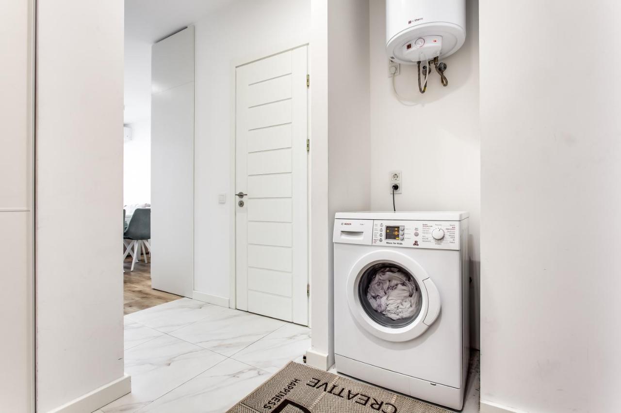 Vip Apartments Лвив Екстериор снимка
